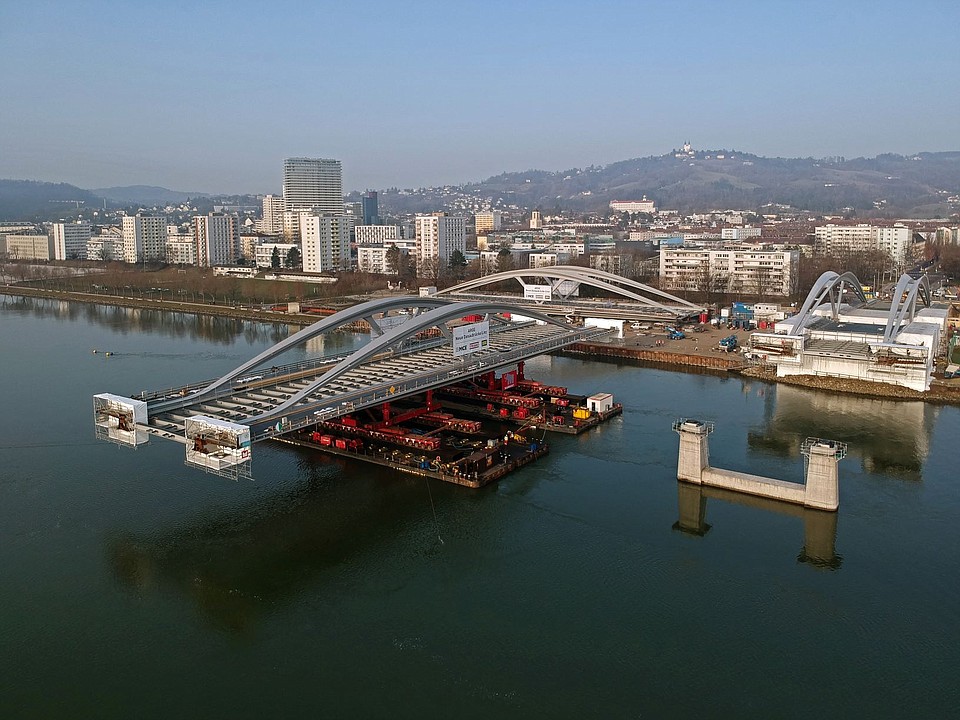 Mammoet Supports the New Construction of One of the Heaviest Bridges in Linz